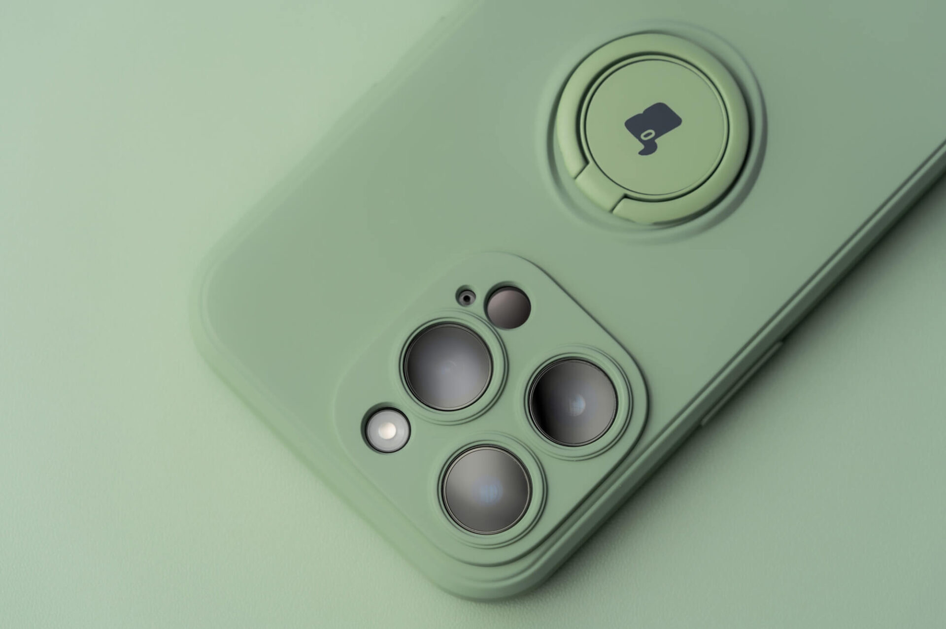 Image default